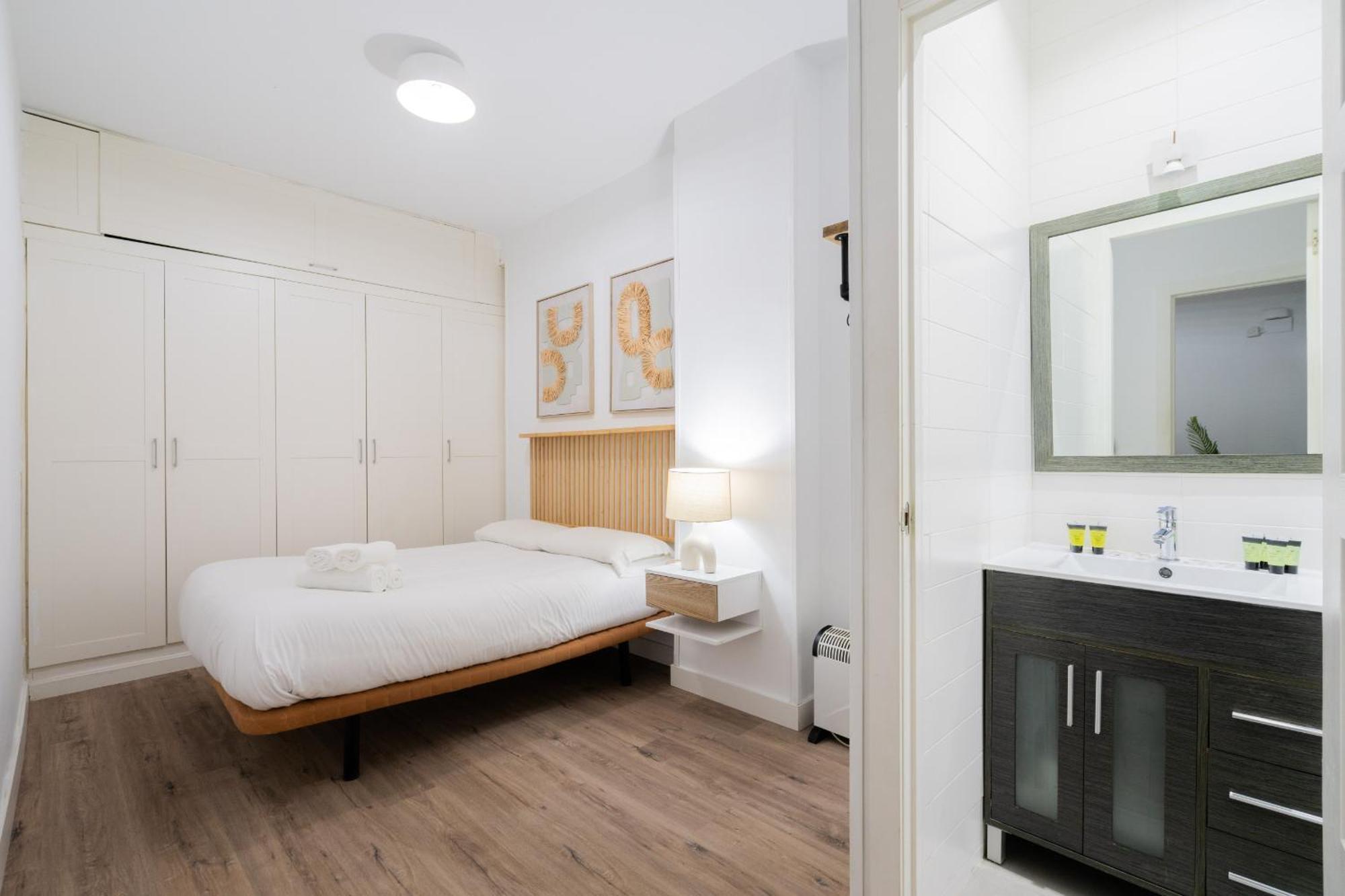 Apartamento En Chueca Para 4 Personas Alquiler Temporal Madrid Exteriör bild