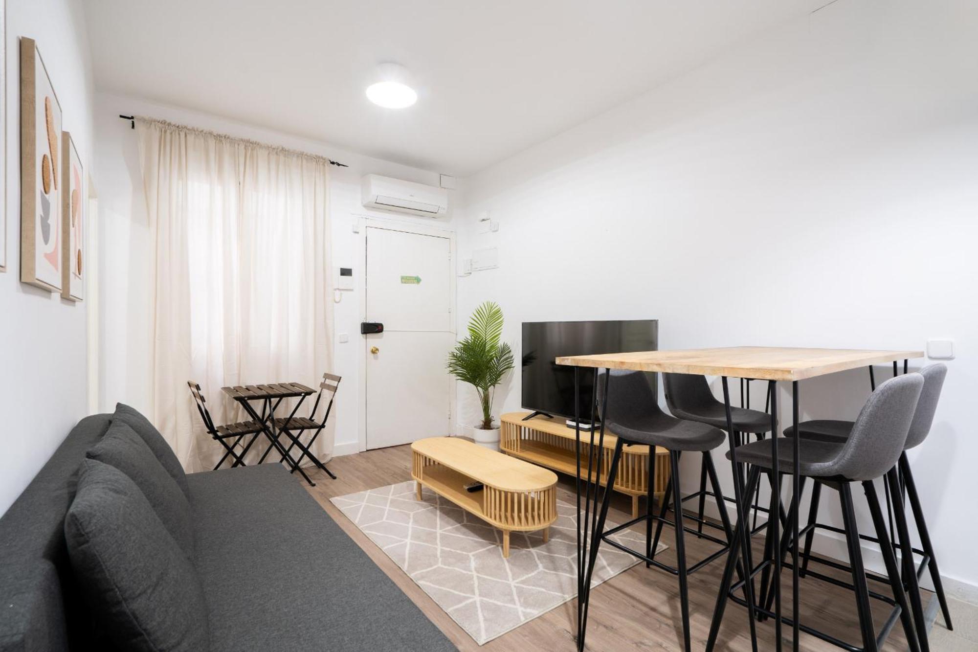 Apartamento En Chueca Para 4 Personas Alquiler Temporal Madrid Exteriör bild