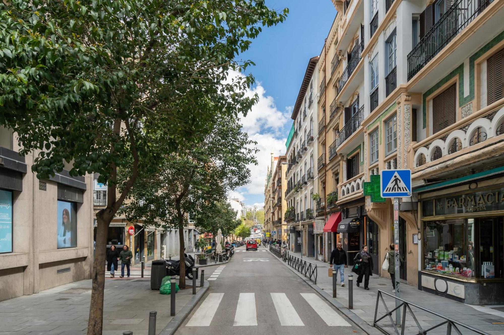 Apartamento En Chueca Para 4 Personas Alquiler Temporal Madrid Exteriör bild