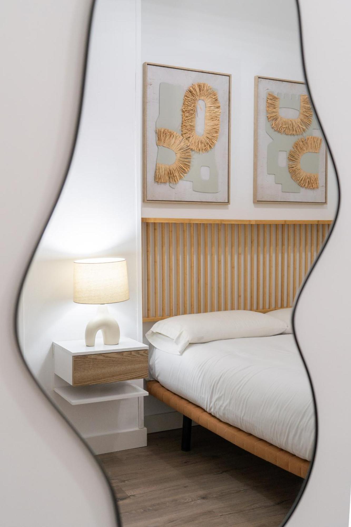 Apartamento En Chueca Para 4 Personas Alquiler Temporal Madrid Exteriör bild